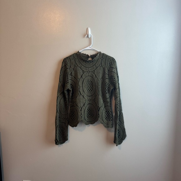 Ultra Pink Olive Crochet Top - Picture 2 of 8